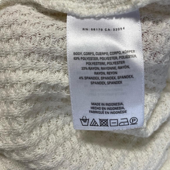 Anthropologie Akemi + Kin Waffle Thermal Knit Hem Twist Long Sleeve Size L - Picture 6 of 6